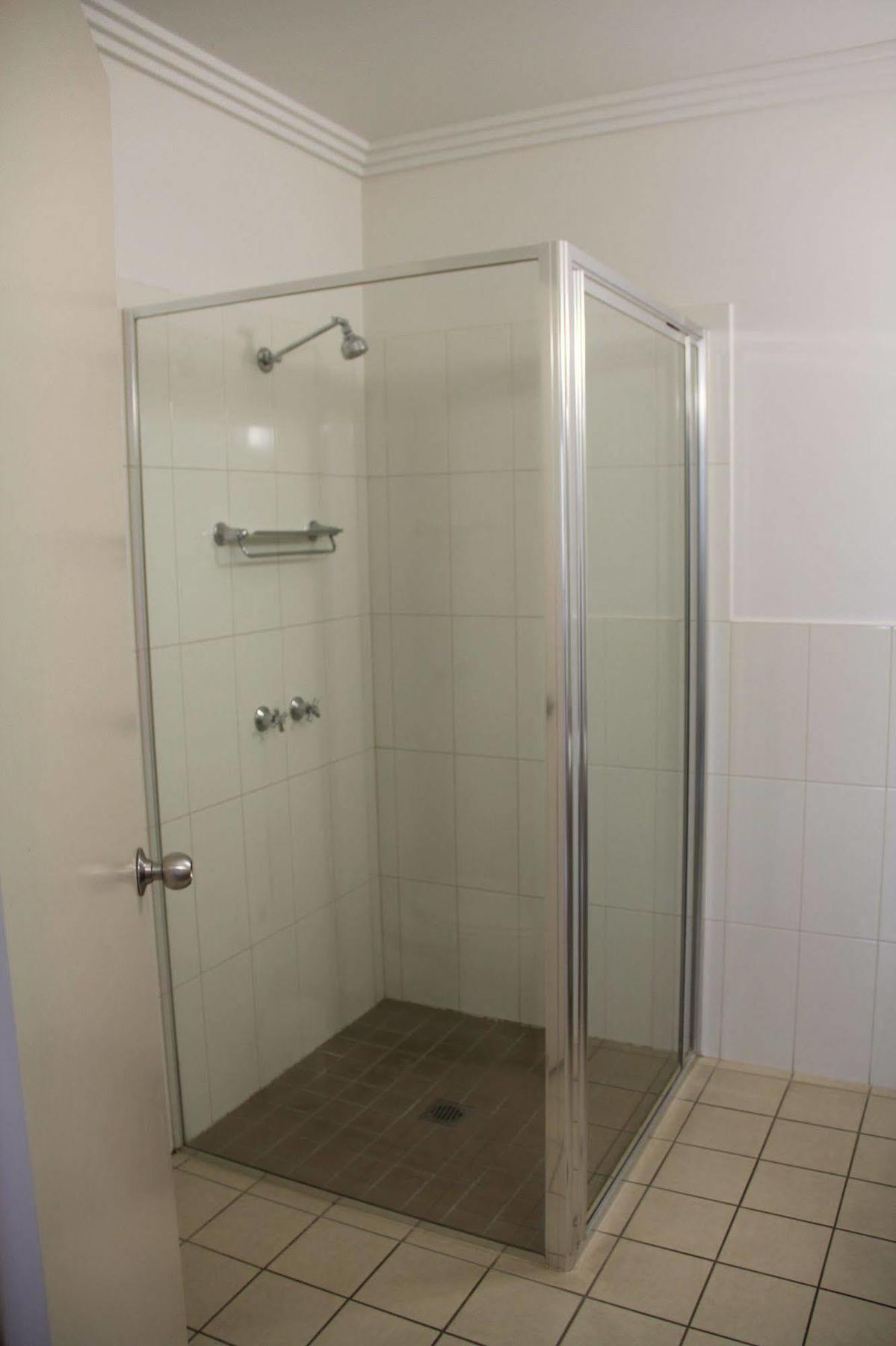 هاي The Saltbush Motor Inn المظهر الخارجي الصورة